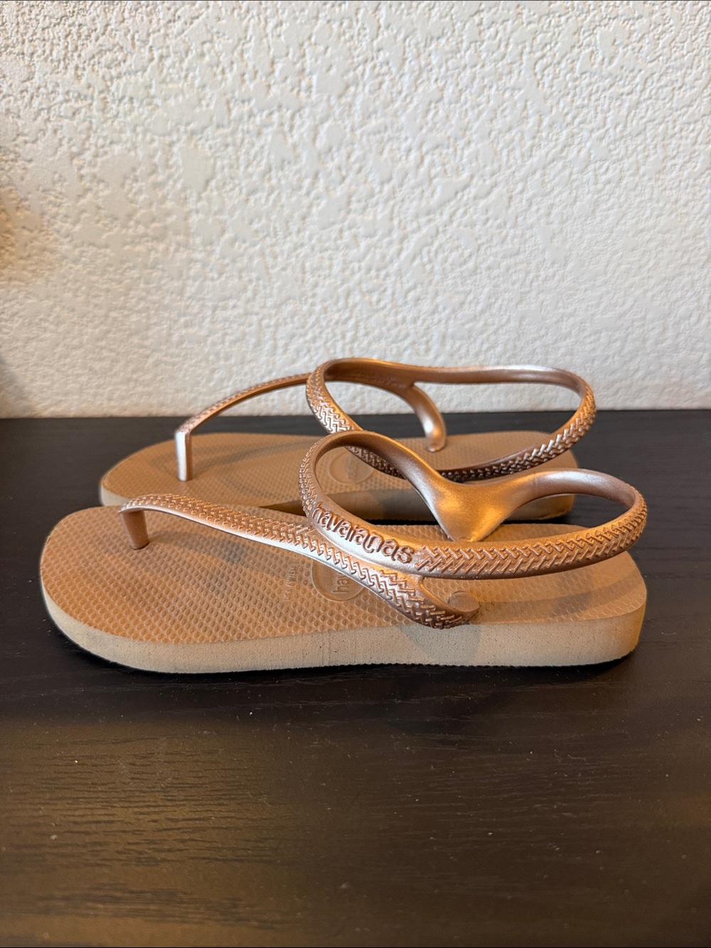 Havaianas Rose Gold Flash Urban Flip Flop Sandals - Picture 7 of 12